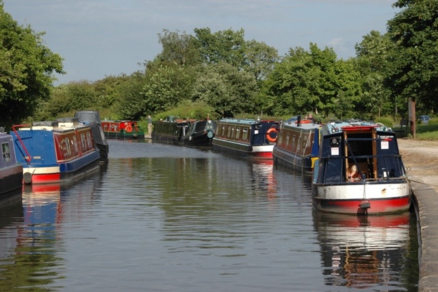 Photograph of Trent and Mersey Canal, Willington, Derbyshire