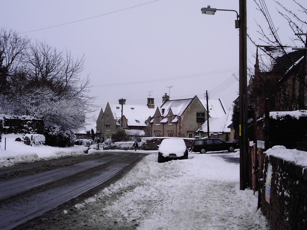 Photograph of Pub in the village of Churchill, Oxfordshire, on a snowy day 2007