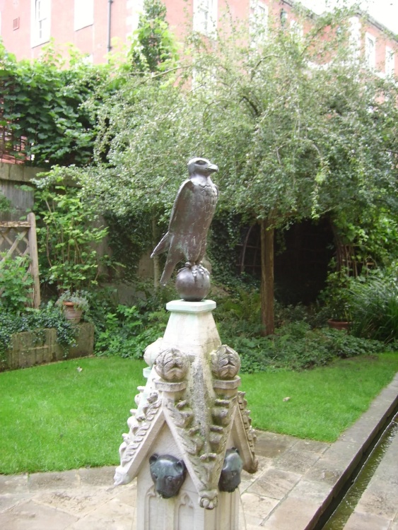 Gardens, Great Hall, Winchester, Hampshire