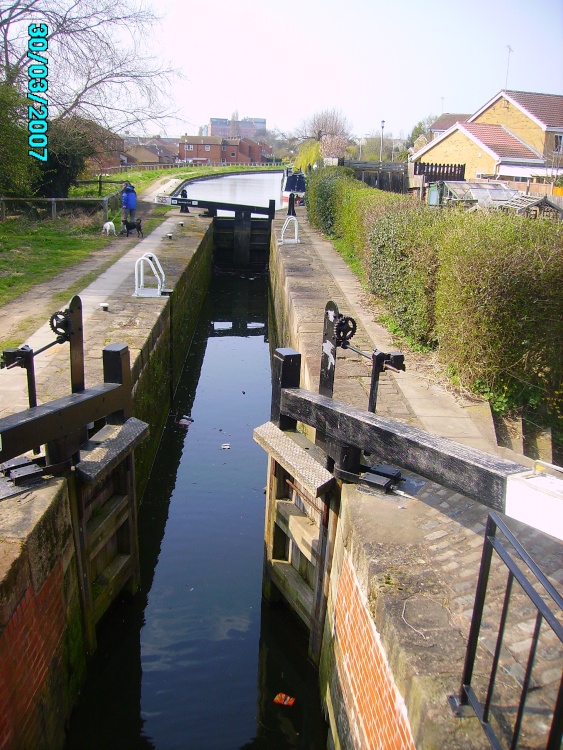 Locks on the Chesterfield Canal 
at Worksop, Notts