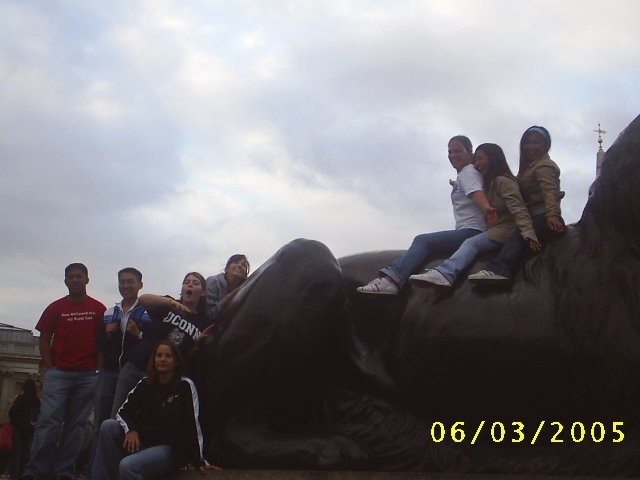 A group from Kansas posing on the lions made from Napoleanic War Cannons