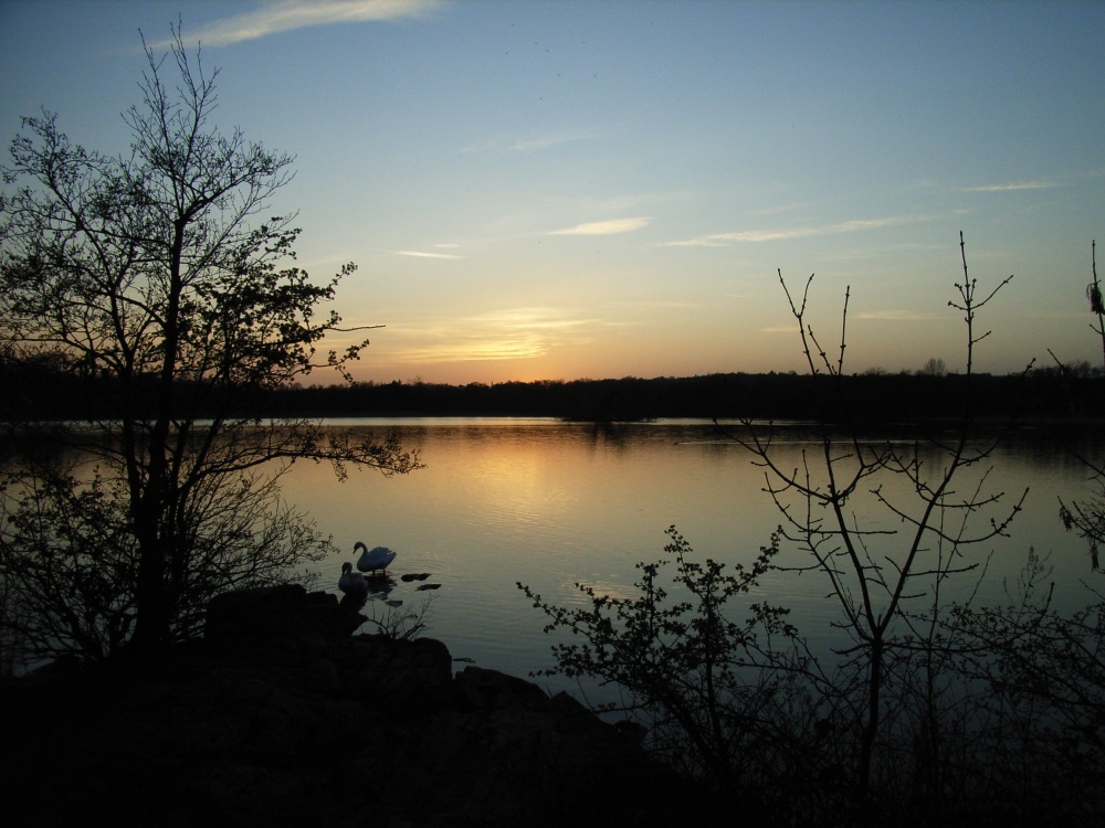 Sunset over Groby Pool, Leicestershire