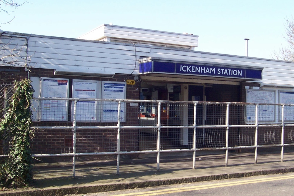 Ickenham Station