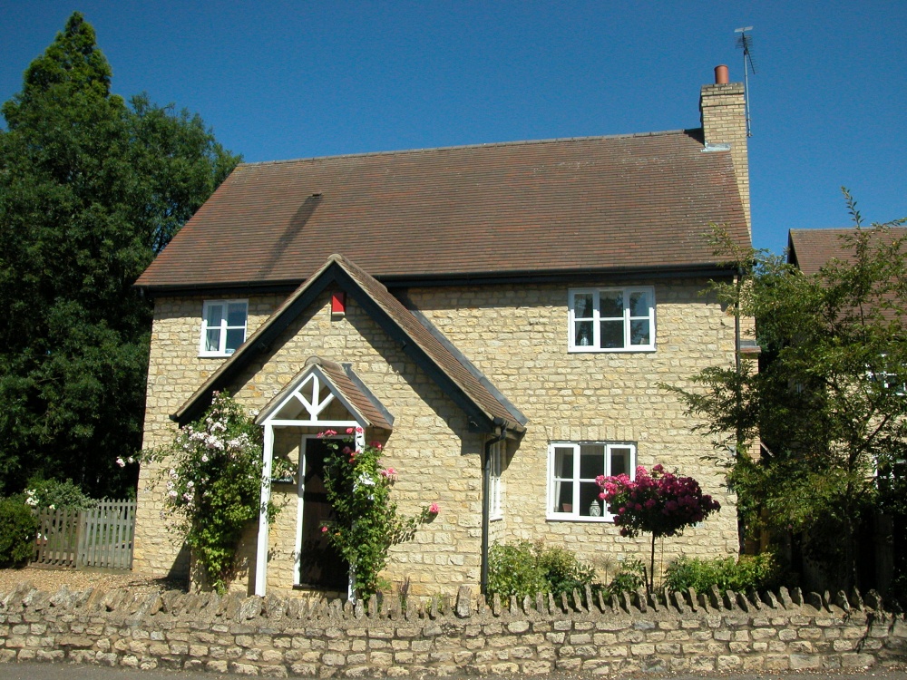 A cottage in Turvey, July 2003