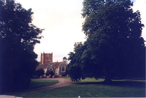 Wargrave, Berkshire. St Mary's church, summer 1998.