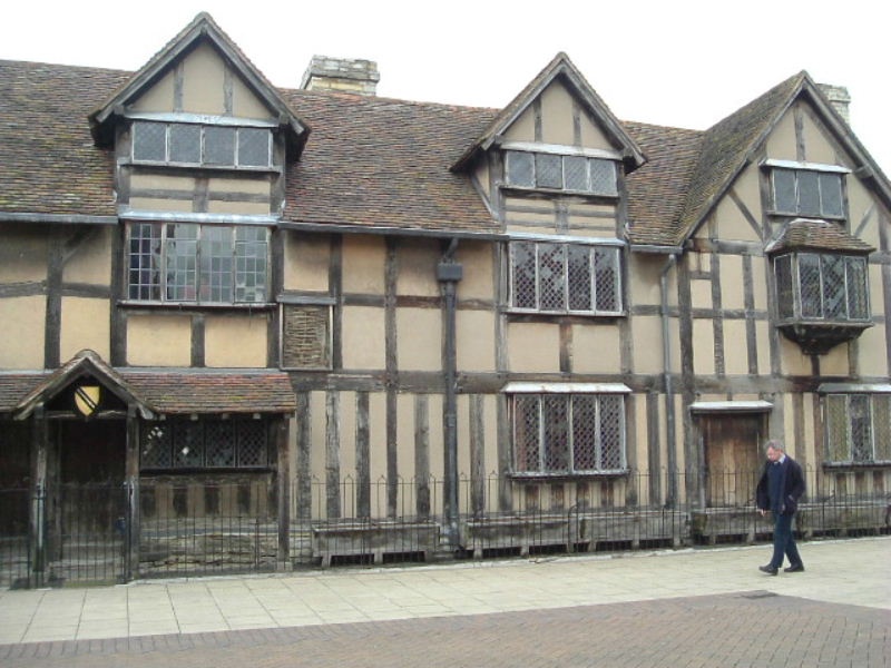 Stratford-upon-Avon, Warwickshire photo by Gill Deadman