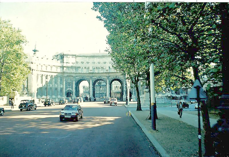Pictures of Admiralty Arch photo by Ted Pottle