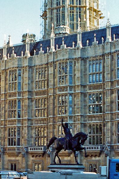 Statue of Richard the Lionheart outside Parliament House  1990
