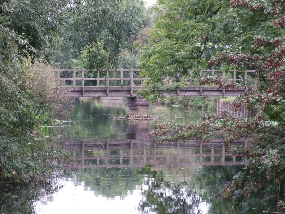 Photograph of Footbridge over the River Wreake at it 's junction the Grand Union Canal