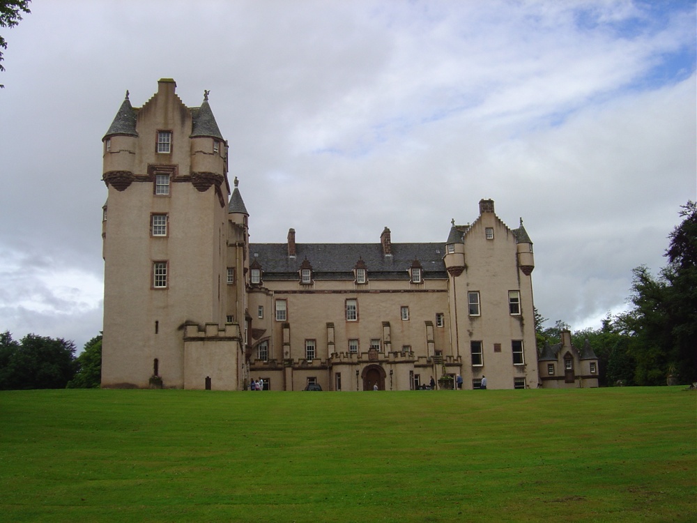 Fyvie Castle (Aberdeenshire) photo by lucsa