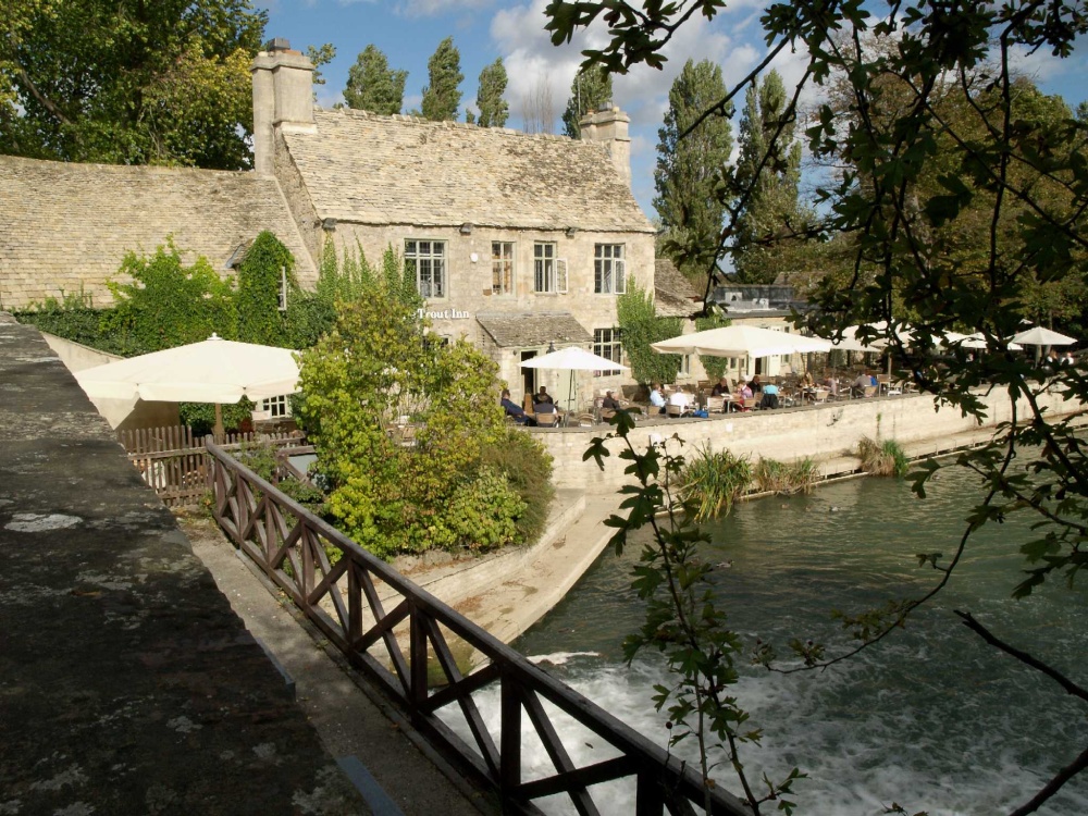 Photograph of The Trout Inn, Wolvercote, Oxfordshire