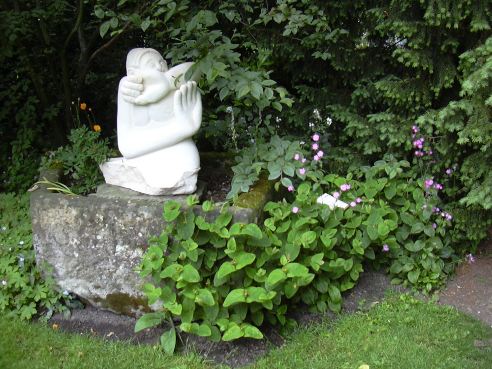 Renishaw Hall & Gardens sculpture park in Killamarsh, Derbyshire photo by Steve Willimott