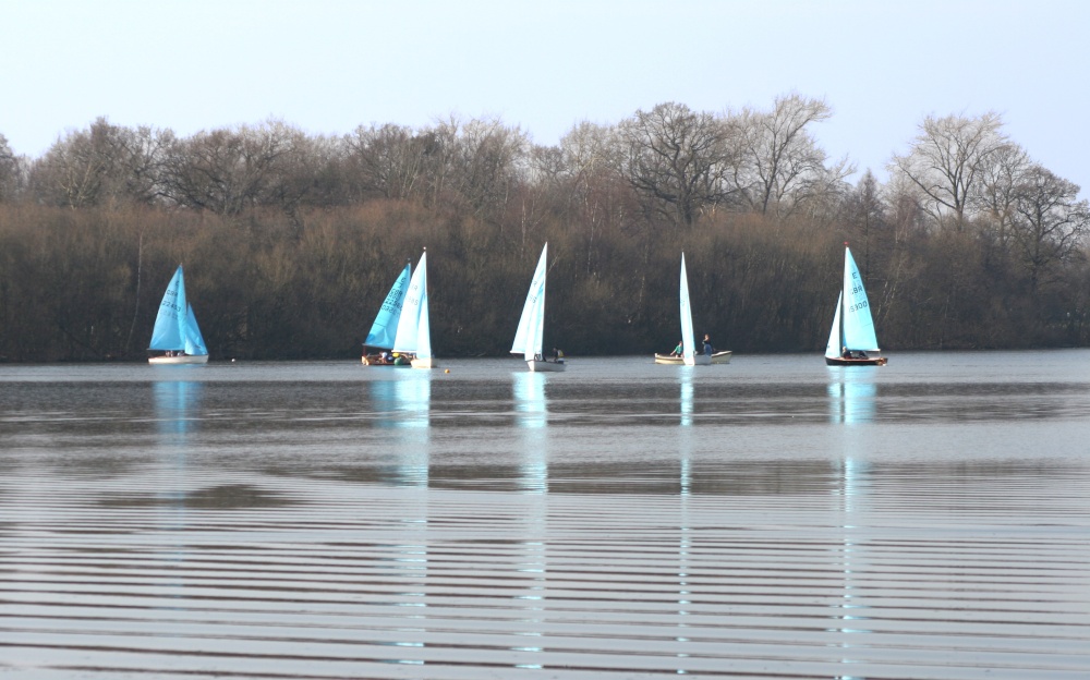 Sailing, Aldenham Country Park, Bushey, Hertfordshire photo by Clive Butchins