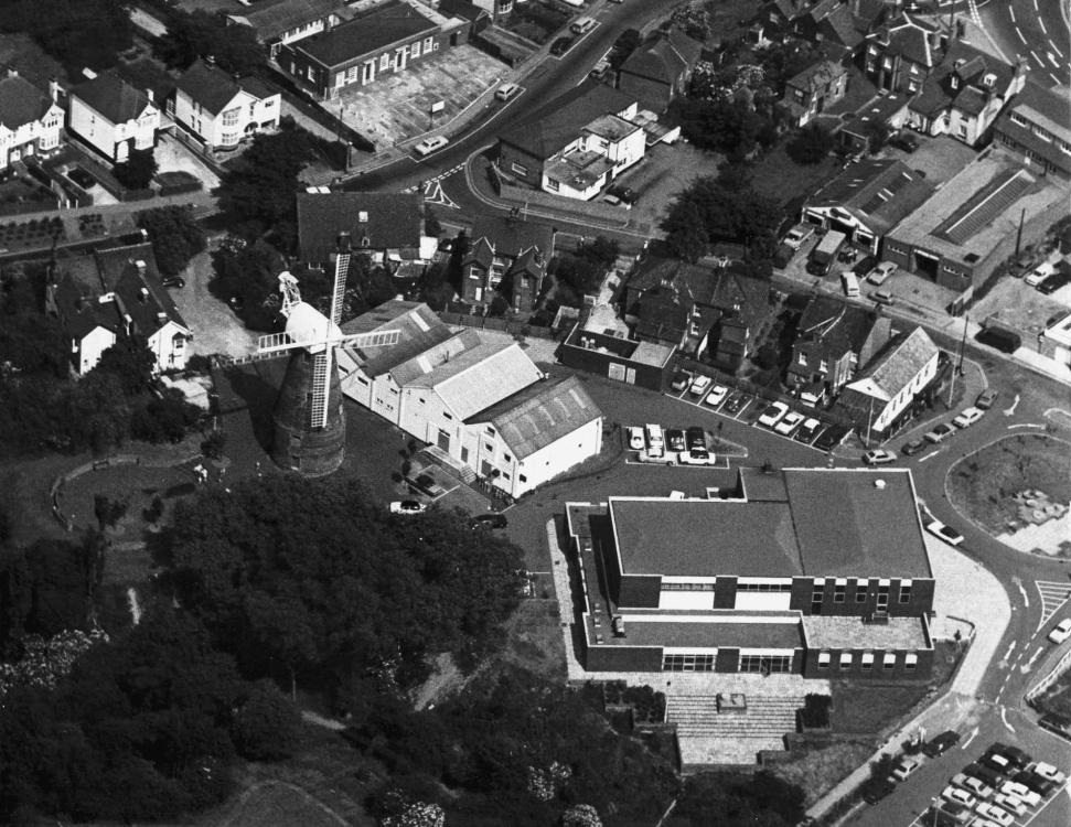 Photograph of Aerial photo of Rayleigh Conservative Club, Essex