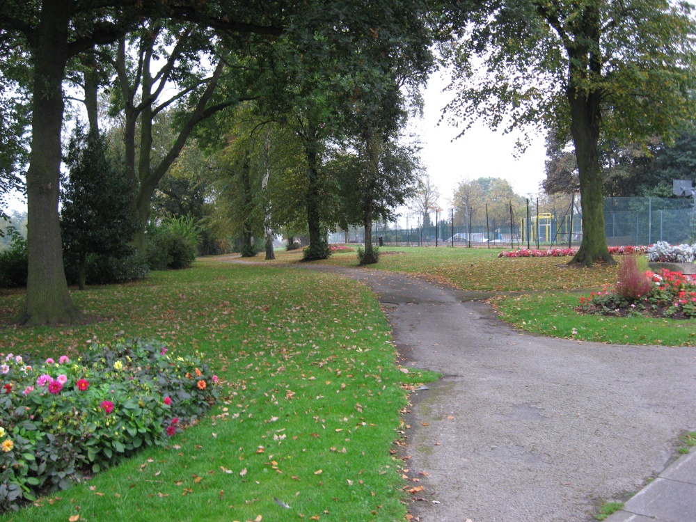 Nice walks in Titchfield Park, Hucknall, Nottinghamshire