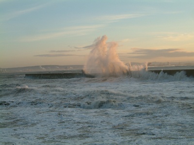 heavy seas off the Heugh Break water
