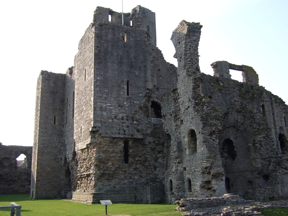 Middleham Castle, North Yorkshire photo by Phil Jobson