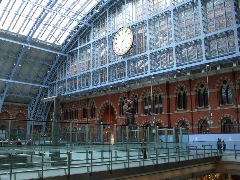 Station clock and statue, St Pancras, Greater London
