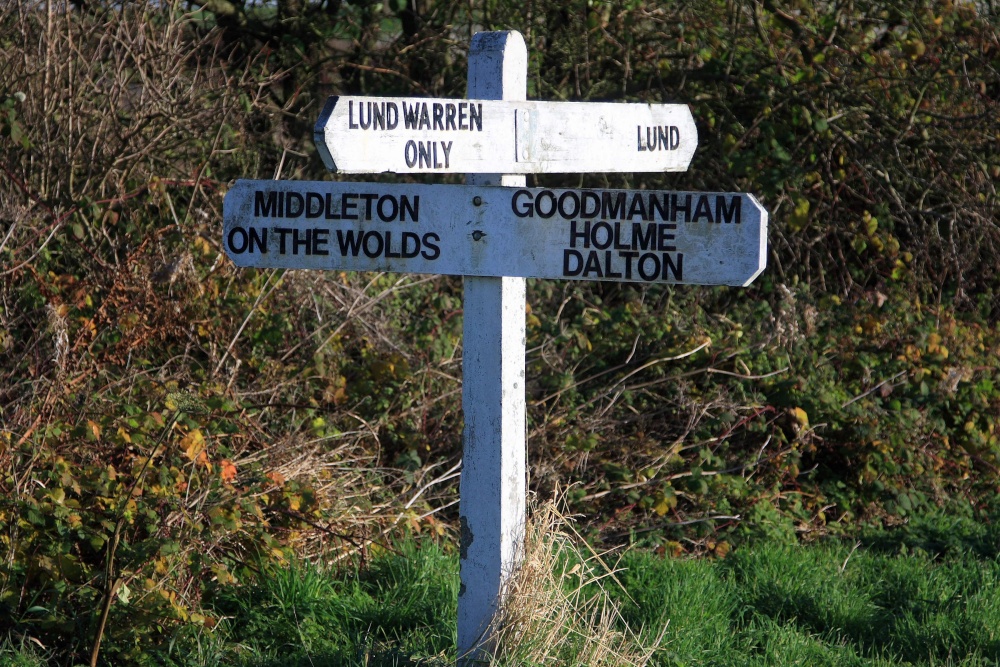Signpost for Middleton On The Wolds