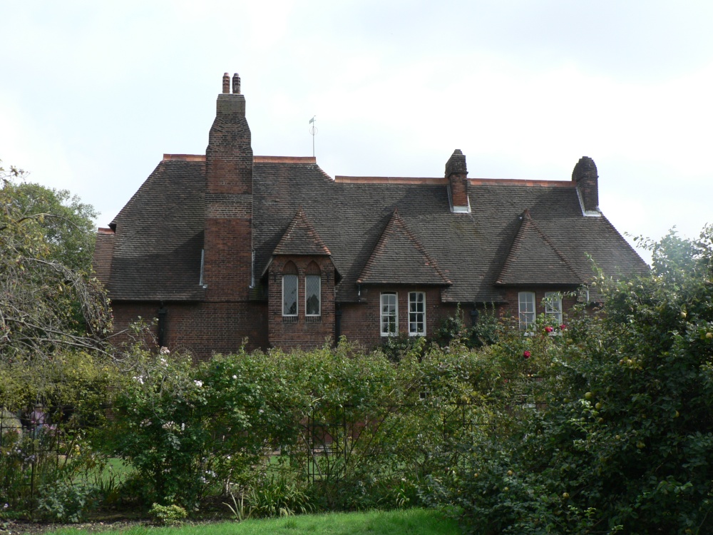The Red House photo by Stephen