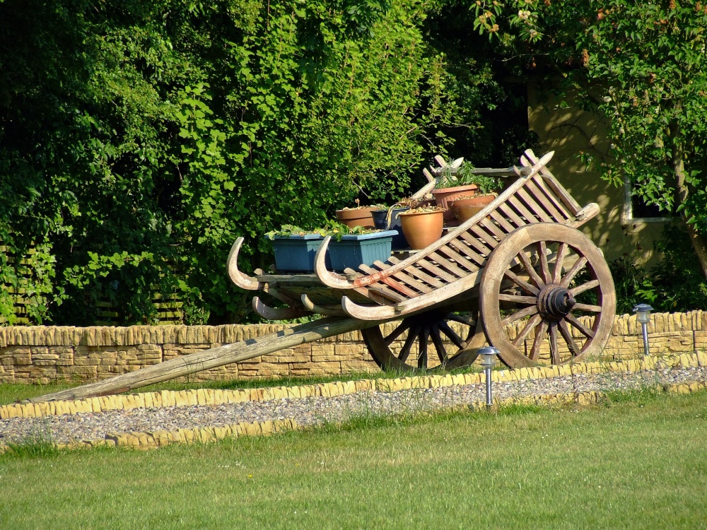 Photograph of An interesting pot holder, Scorborough, East Riding of Yorkshire
