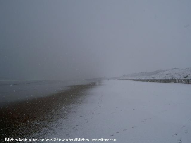 Mablethorpe Beach in the snow : Easter Sunday 2008
