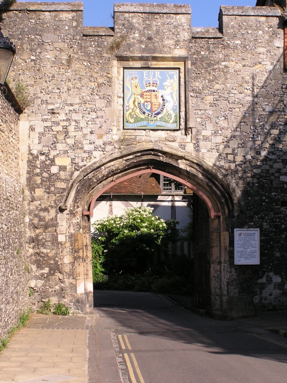 Winchester - entrance to Cathedral close
