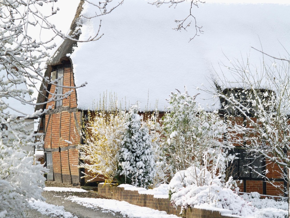 Steeple Claydon, Bucks. Snow on 6th April 2008.