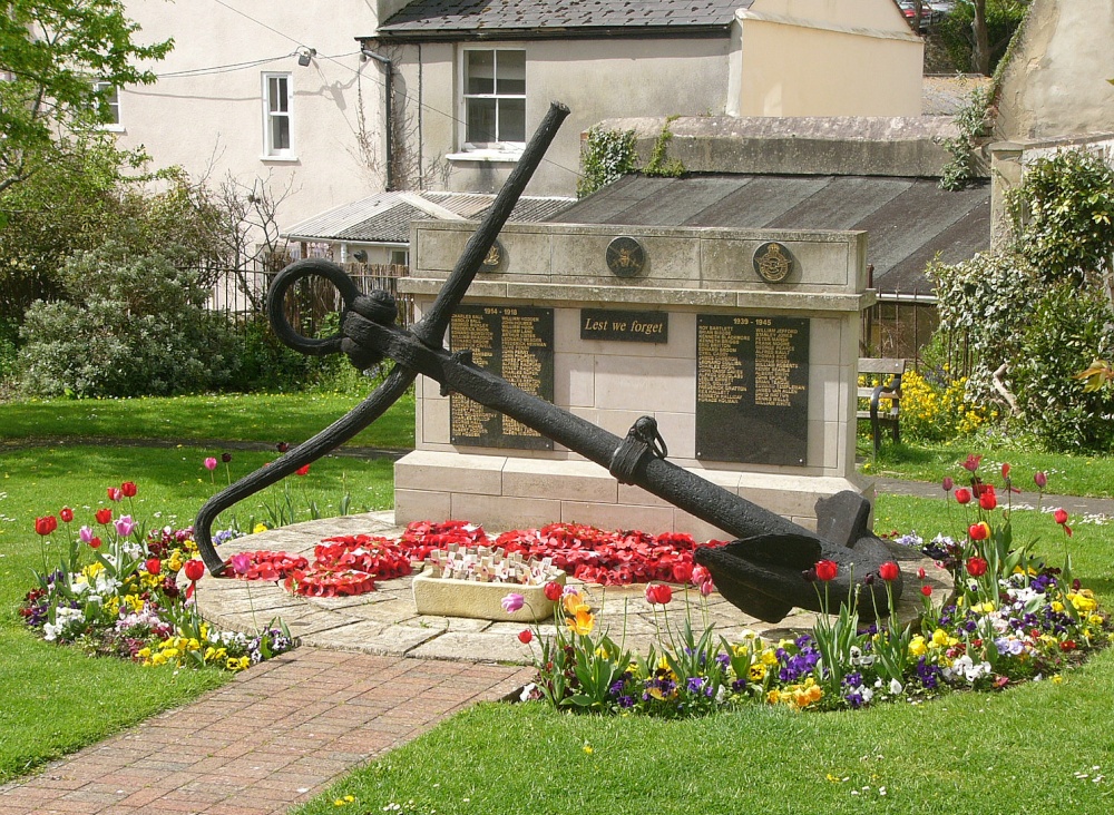 Lyme Regis war memorial