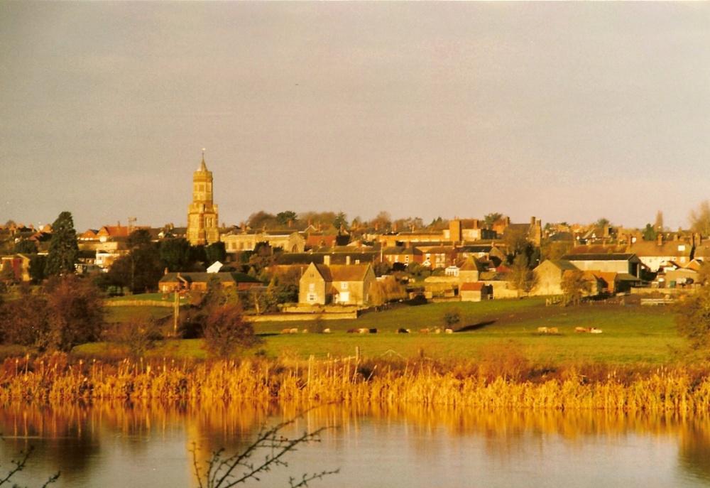 View across lake to Irthlingborough