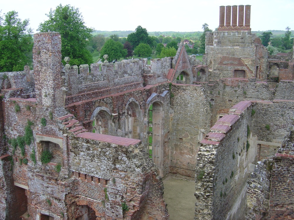 Cowdray House photo by lucsa