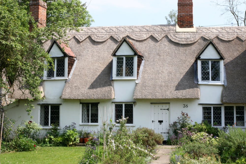Photograph of Thatched cottage in Dalham