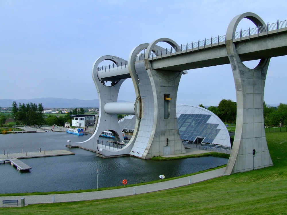 Falkirk wheel photo by Andy Edwards