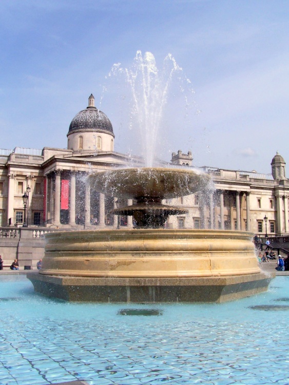 Fountain, Trafalgar Sq.