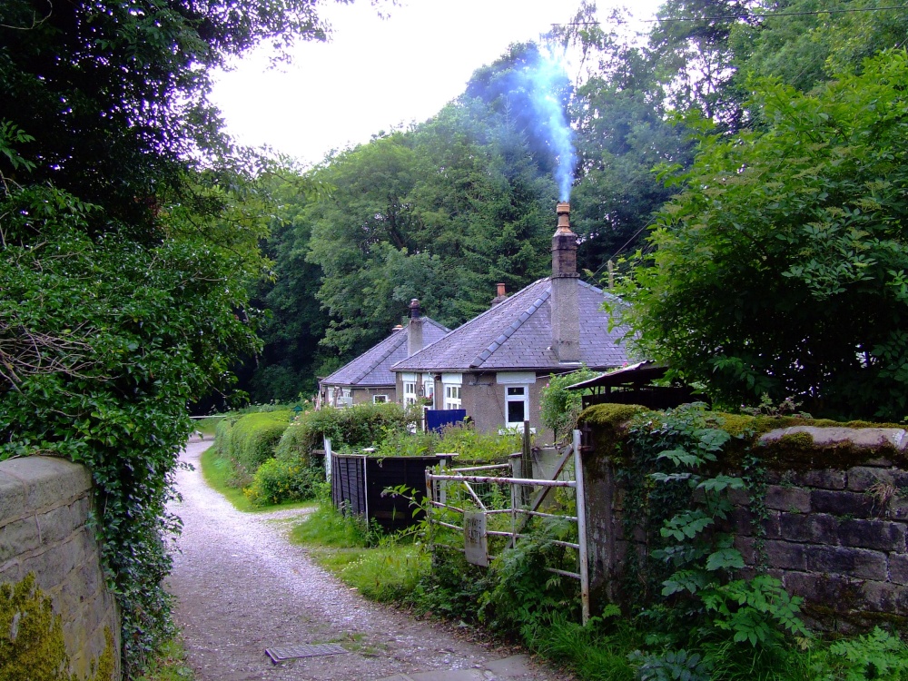 Photograph of Little cottage near Calver