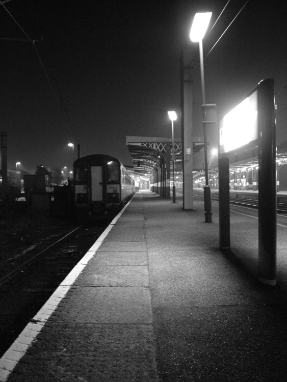Ipswich Station at night (country end of platform)