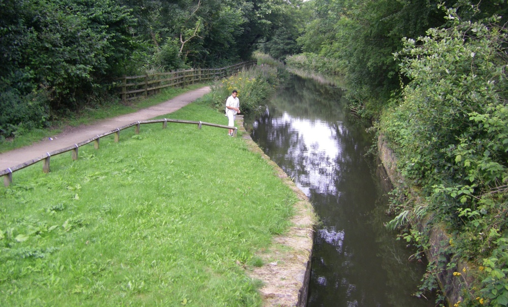 Chesterfield Canal near Tapton
