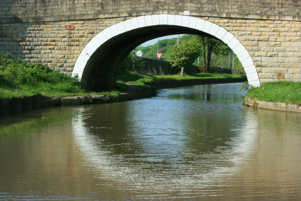 Photograph of Bridge 183 Leed Liverpool Canal west of Skipton