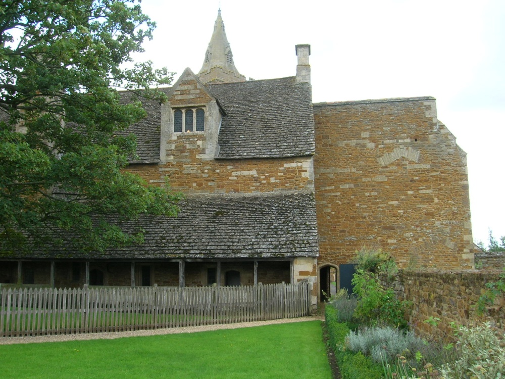 Lyddington Bede House, August 2006 photo by Joy Heatherley