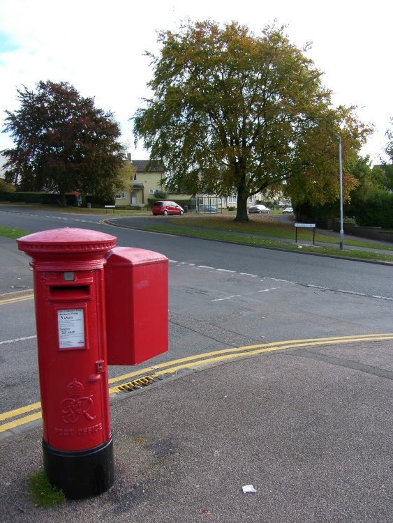 Pickford Hill / Roundfield Ave / Noke Shot Junction, Harpenden - Autumn 2008
