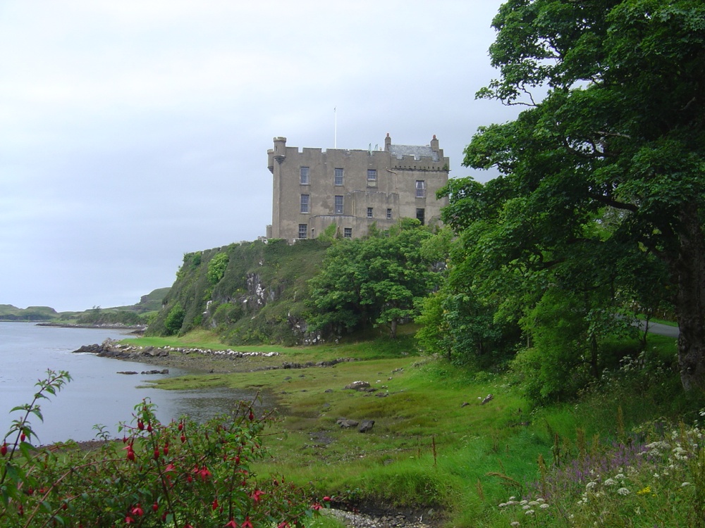 Dunvegan Castle photo by lucsa