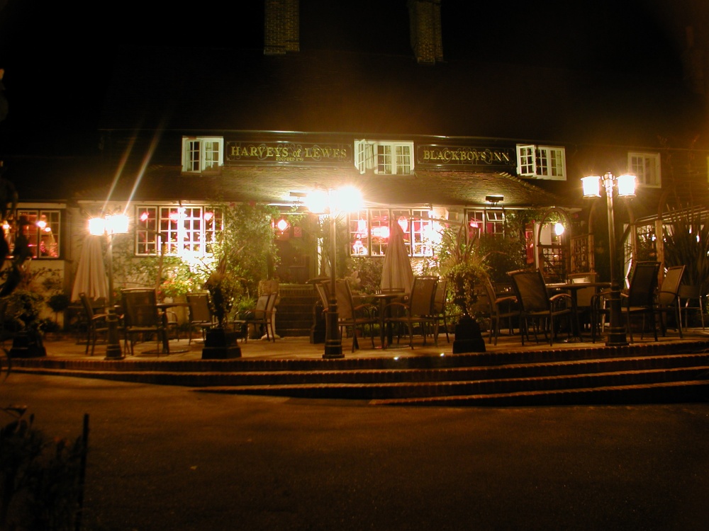 Photograph of Blackboys Inn at night