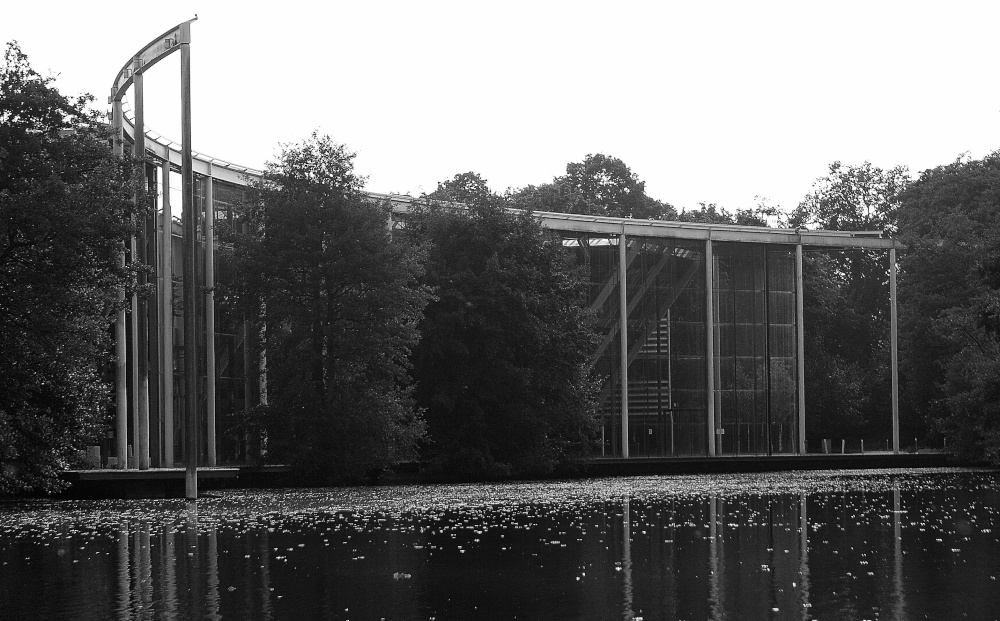 Chertsey - Hillswood Park 1000 building