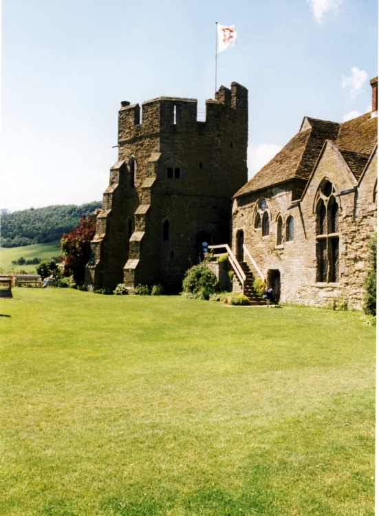 Stokesay Castle