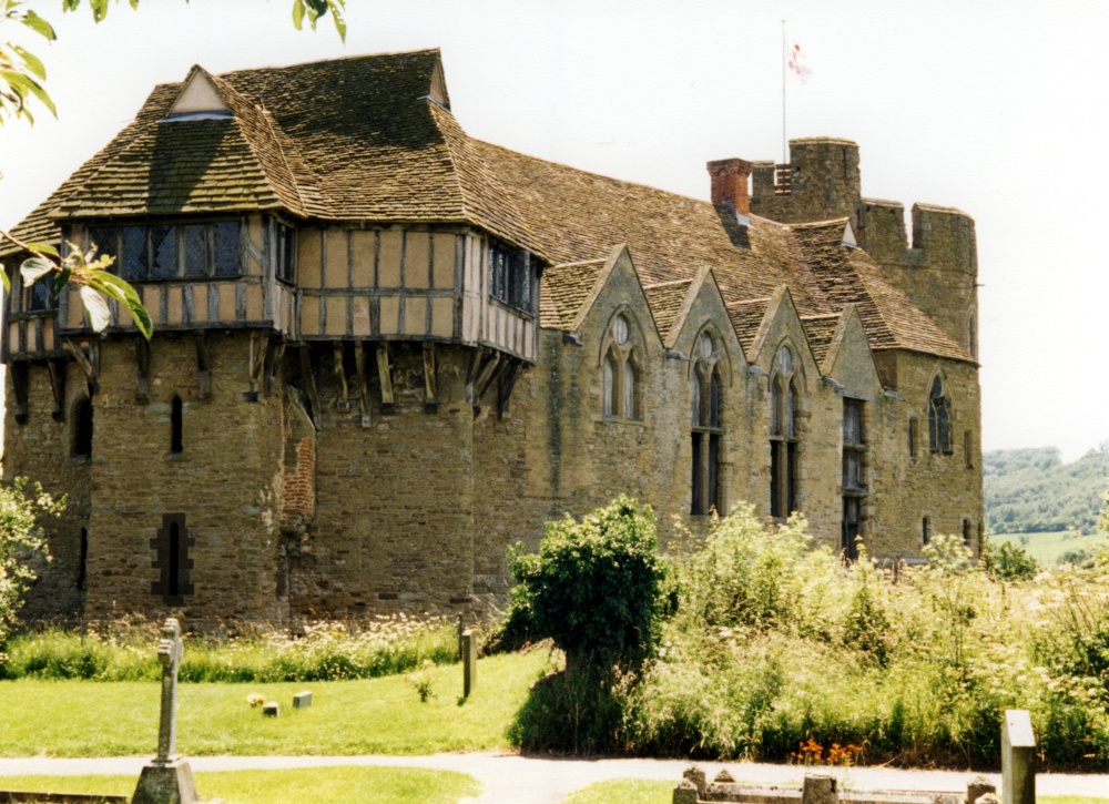 Stokesay Castle