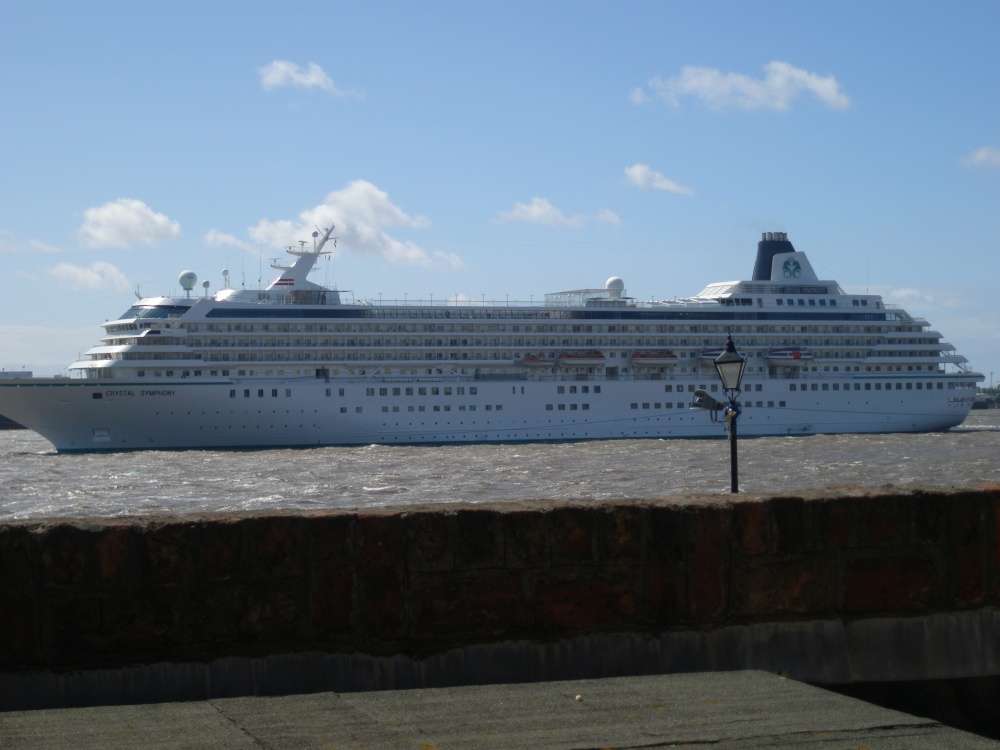 Crystal Symphony on the Mersey