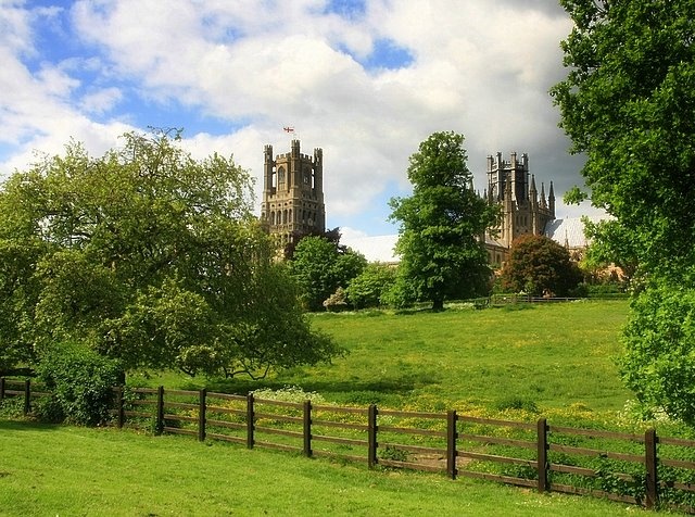 Photograph of Ely Cathedral from the King's Walk