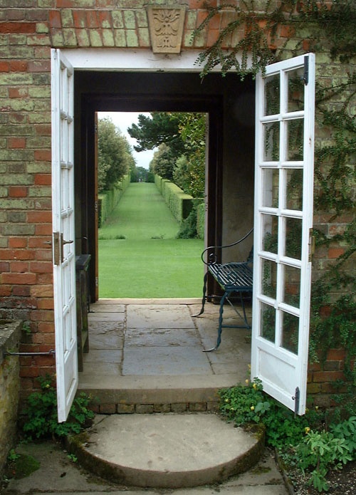 Garden pavillion doorways, Hidcote, Gloucestershire