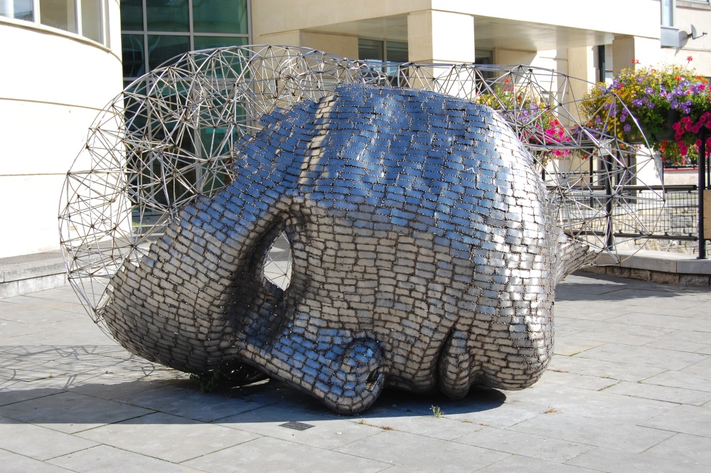 Sculpture in Calne main street