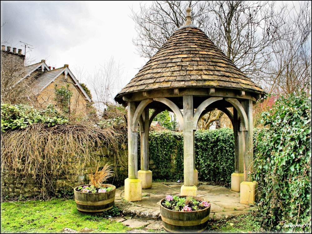 Roadside shelter from the rain